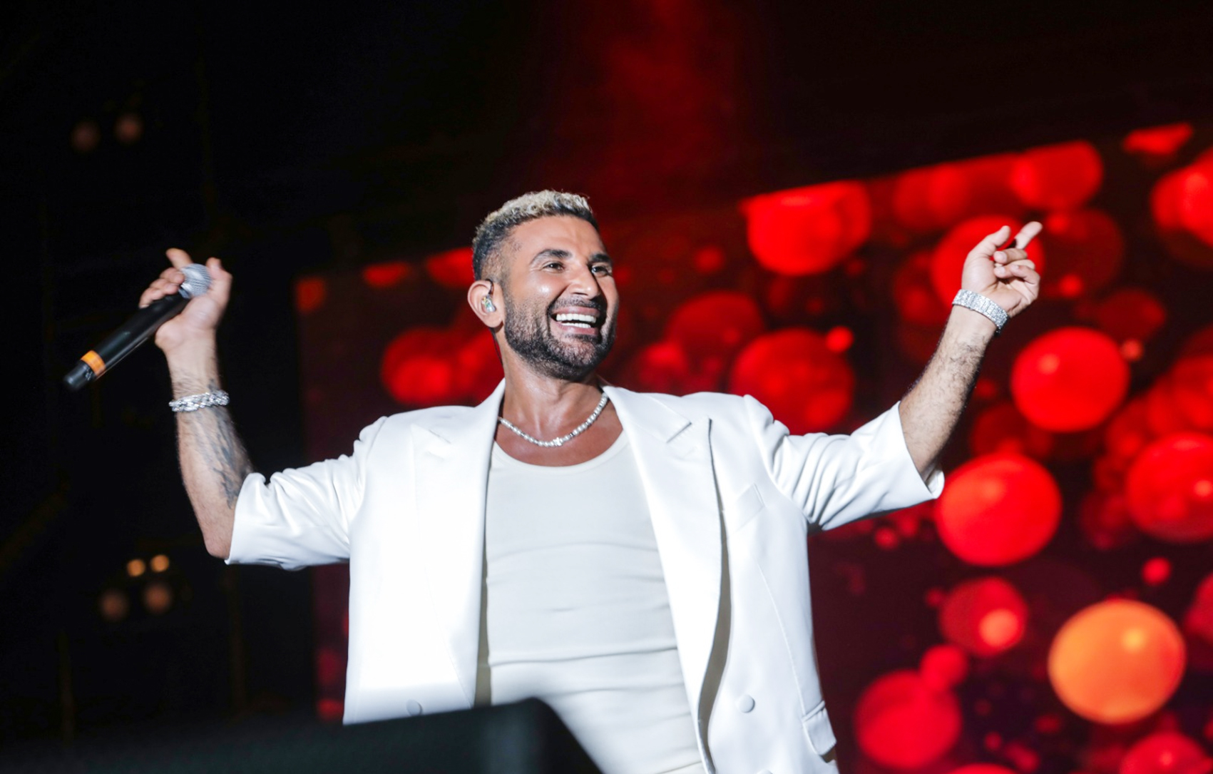 أحمد سعد يشعل أول حفلاته في أستراليا بحضور رسمي وشعبي