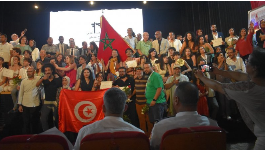 إيطاليا تظفر بالجائزة الكبرى في مهرجان الدار البيضاء للمسرح الجامعي