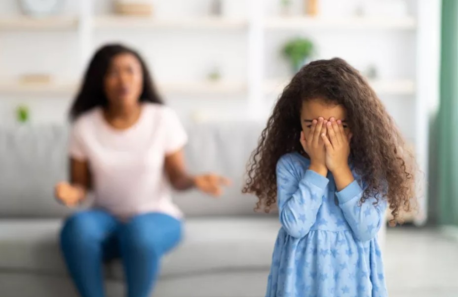 مساعدة طفلك على فهم غضبه والتحكم به