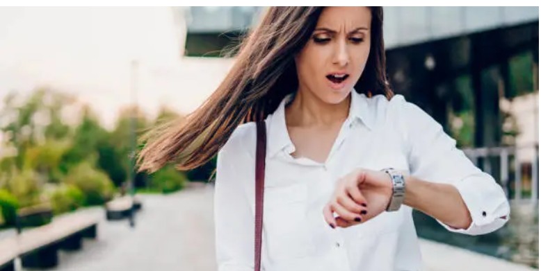 عندما يكون التأخير هو اللطف الذي نحتاجه